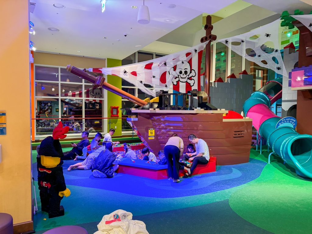 Pirate themed playground, Leogland Korea Hotel